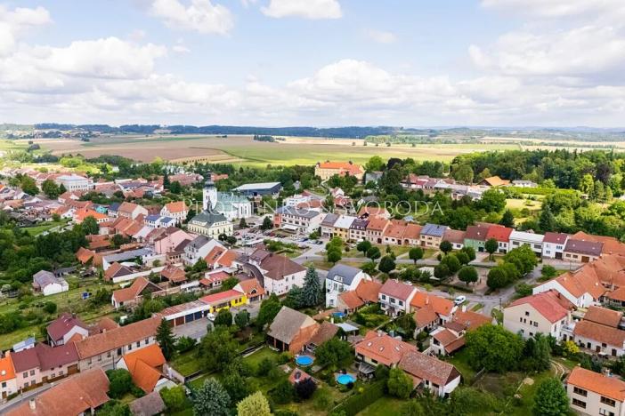 Prodej kanceláře, Křižanov, Benešovo náměstí, 530 m2