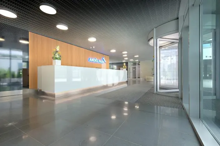 Pronájem kanceláře, Praha - Smíchov, Radlická, 432 m2