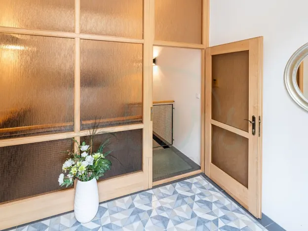 Prodej obchodního prostoru, Praha - Smíchov, Mozartova, 109 m2