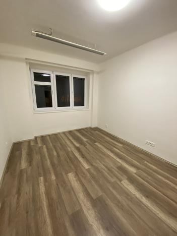 Pronájem bytu 2+kk, Praha - Vysočany, Pod strojírnami, 52 m2
