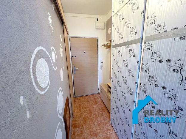 Pronájem bytu 1+1, Děčín, Na Valech, 34 m2