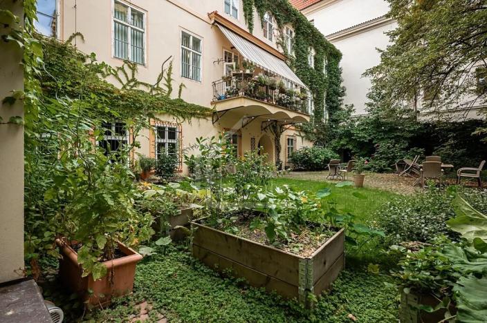 Pronájem bytu 2+kk, Praha - Staré Město, Liliová, 62 m2