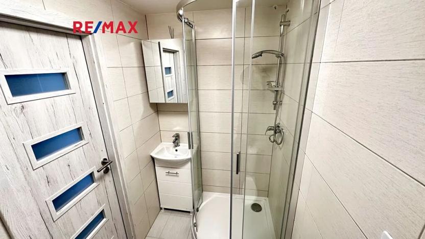 Pronájem bytu 1+kk, Kladno, Italská, 27 m2