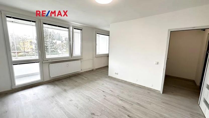 Pronájem bytu 1+kk, Kladno, Italská, 27 m2