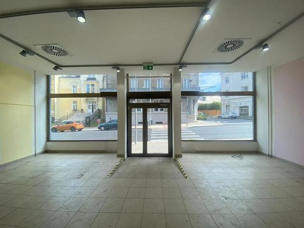 Pronájem obchodního prostoru, Rumburk, Třída 9. května, 300 m2