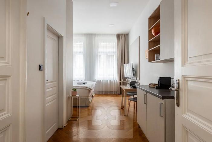 Prodej bytu 2+1, Praha - Nové Město, Ve Smečkách, 66 m2