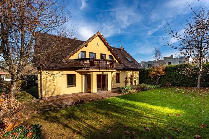 Pronájem rodinného domu, Praha - Křeslice, Pod ovčínem, 300 m2