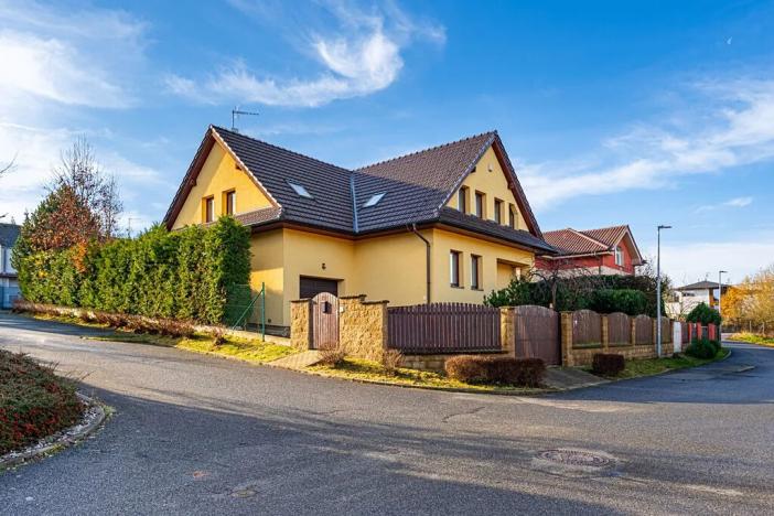Pronájem rodinného domu, Praha - Křeslice, Pod ovčínem, 300 m2