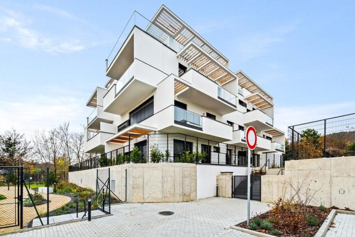 Pronájem bytu 2+kk, Praha - Troja, Pod Hrachovkou, 45 m2