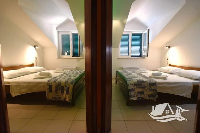 Prodej vícegeneračního domu, Vodice, Chorvatsko, 1230 m2