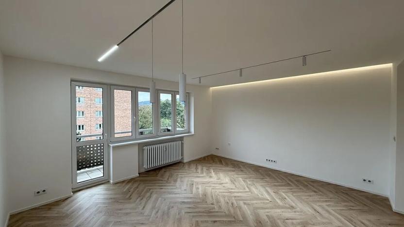 Pronájem bytu 2+1, Zlín, Věžové domy, 65 m2