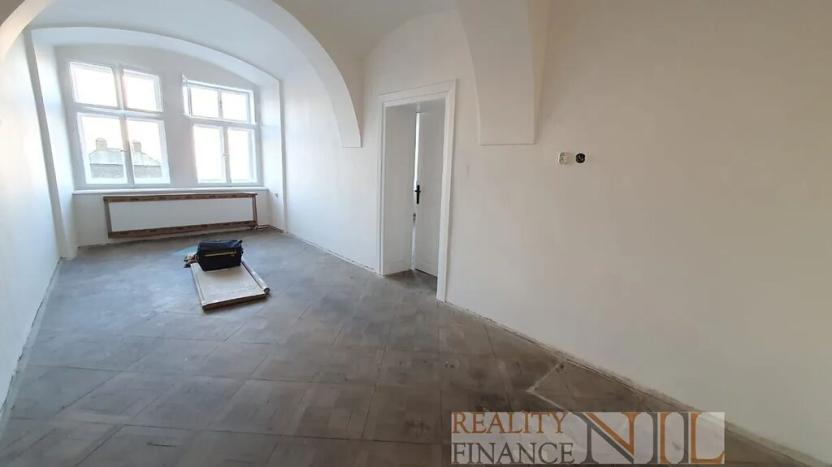 Pronájem bytu 2+kk, Plzeň, náměstí Republiky, 62 m2