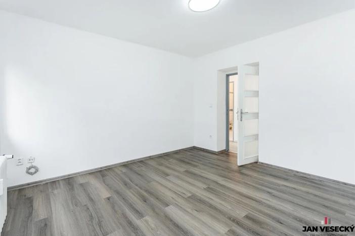 Pronájem bytu 3+1, Praha - Čakovice, U Párníků, 54 m2