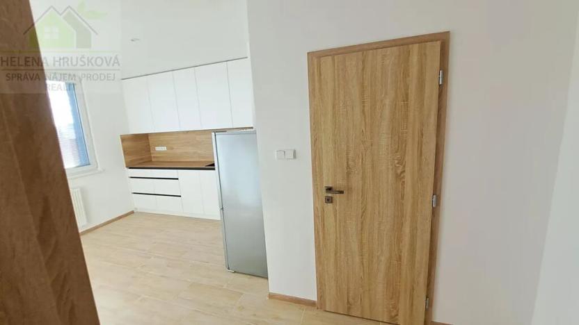 Pronájem bytu 1+1, Ostrava, Varenská, 35 m2