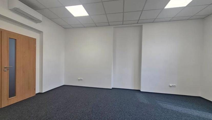 Pronájem kanceláře, Chrudim, Masarykovo náměstí, 52 m2