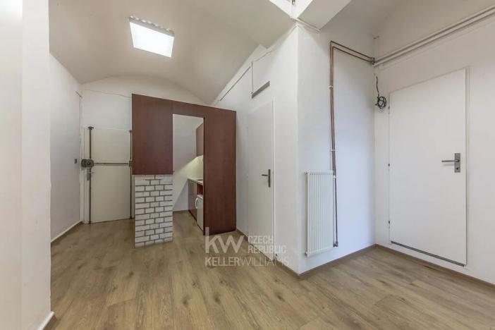 Pronájem kanceláře, Praha - Bubeneč, Jana Zajíce, 270 m2