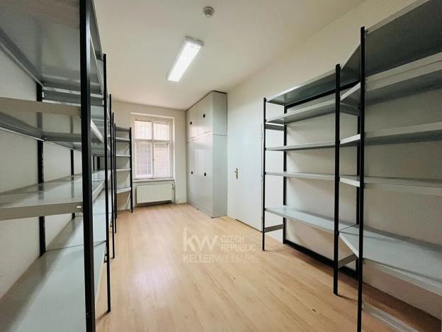 Pronájem kanceláře, Praha - Bubeneč, Jana Zajíce, 270 m2