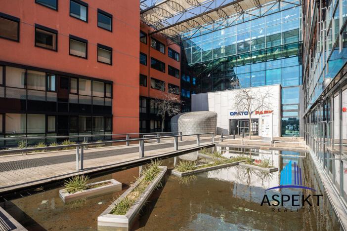 Pronájem kanceláře, Praha - Chodov, Líbalova, 107 m2