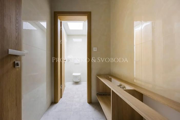 Pronájem kanceláře, Velká Bíteš, 270 m2