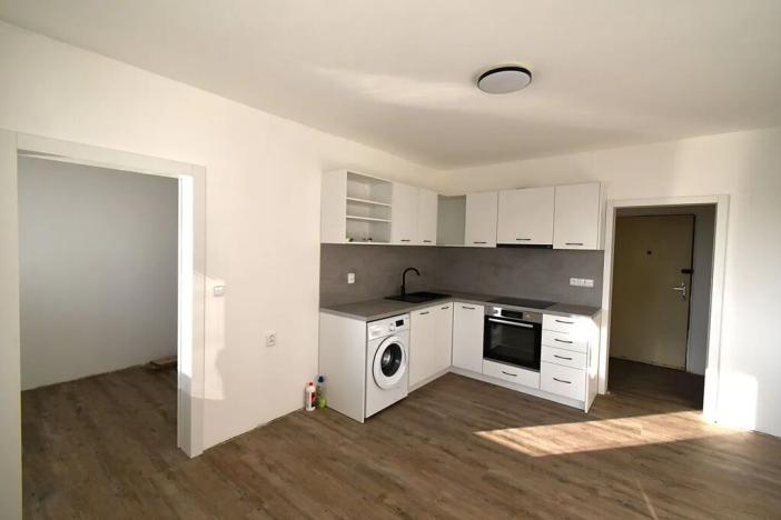 Pronájem bytu 2+kk, Praha - Krč, Bernolákova, 41 m2