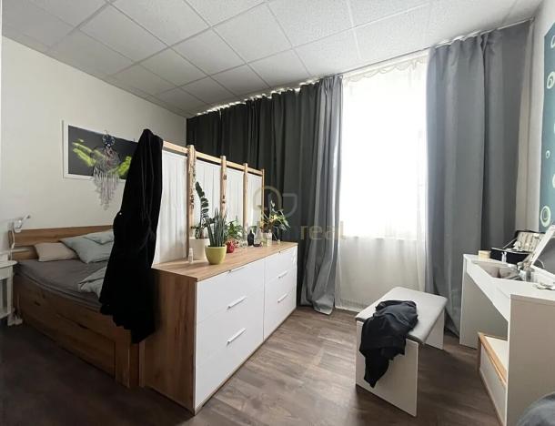 Pronájem bytu 2+1, Jindřichův Hradec, nám. Míru, 97 m2