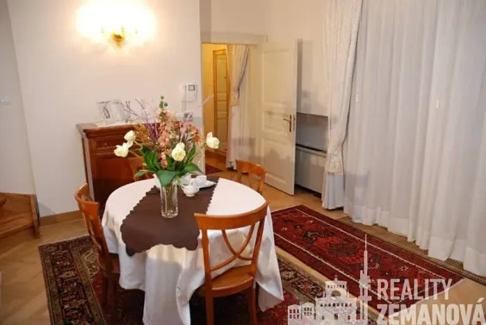 Pronájem bytu 1+kk, Praha - Vinohrady, Italská, 49 m2