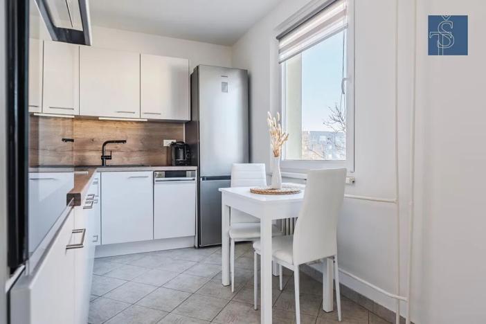 Prodej bytu 3+1, Praha - Újezd nad Lesy, Žárovická, 68 m2