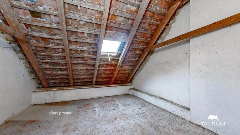 Prodej rodinného domu, Roupov, 525 m2