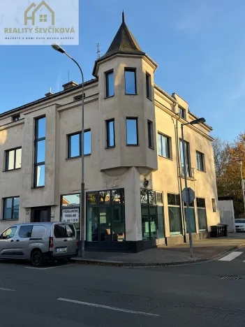 Pronájem obchodního prostoru, Hradec Králové, Hořická, 127 m2