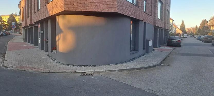 Pronájem bytu 2+kk, Praha - Čakovice, Bělomlýnská, 31 m2