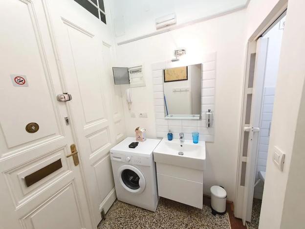 Pronájem bytu 1+kk, Praha, Příčná, 30 m2