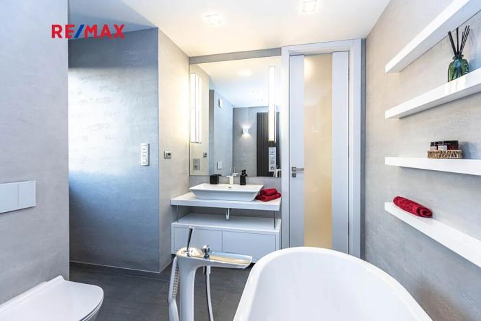 Pronájem bytu 2+kk, Praha - Strašnice, Novostrašnická, 68 m2