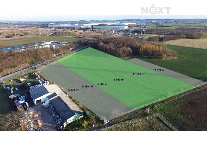 Prodej komerčního pozemku, Veltrusy, 36520 m2