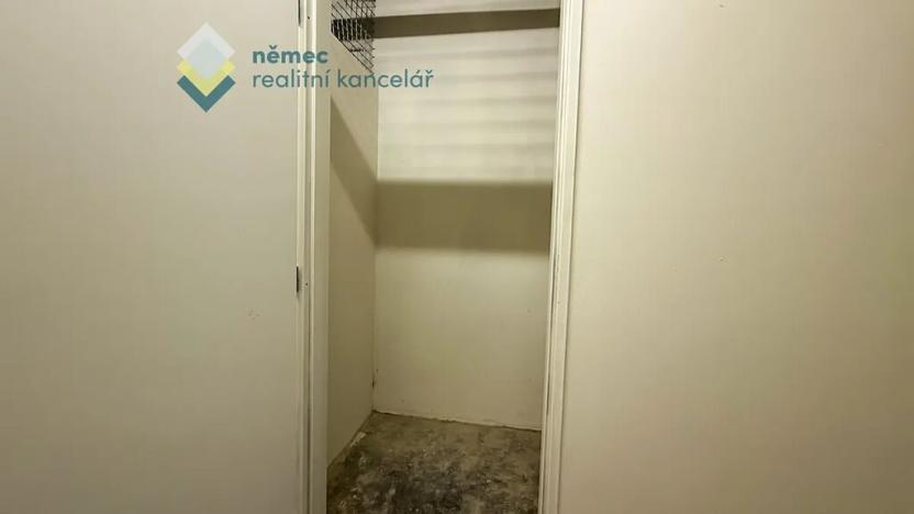 Pronájem skladu, Praha - Střížkov, Děčínská, 2 m2