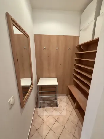 Pronájem bytu 2+kk, Praha - Holešovice, Umělecká, 58 m2