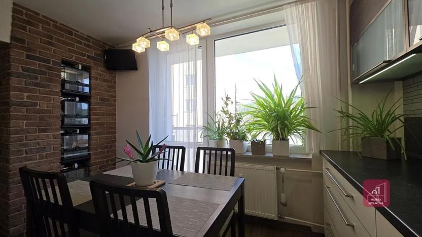 Prodej bytu 3+1, Mokrá-Horákov, 72 m2