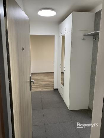 Pronájem bytu 2+1, Kladno - Kročehlavy, Unhošťská, 52 m2