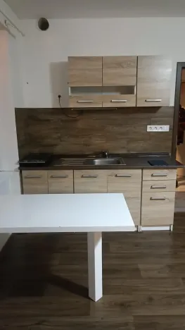 Pronájem bytu 2+kk, Teplice, gen. Svobody, 37 m2