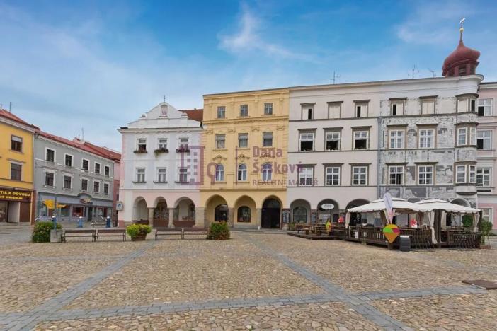 Pronájem bytu 2+1, Jindřichův Hradec, nám. Míru, 71 m2