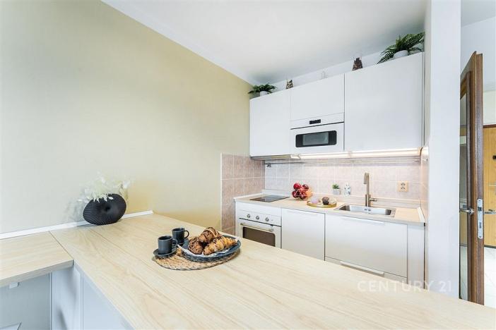 Pronájem bytu 1+kk, Praha, Křivoklátská, 28 m2