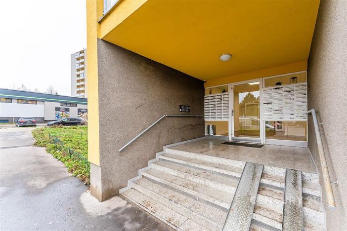 Pronájem bytu 1+kk, Praha, Křivoklátská, 28 m2