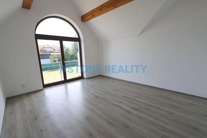 Pronájem rodinného domu, Trnová, 318 m2