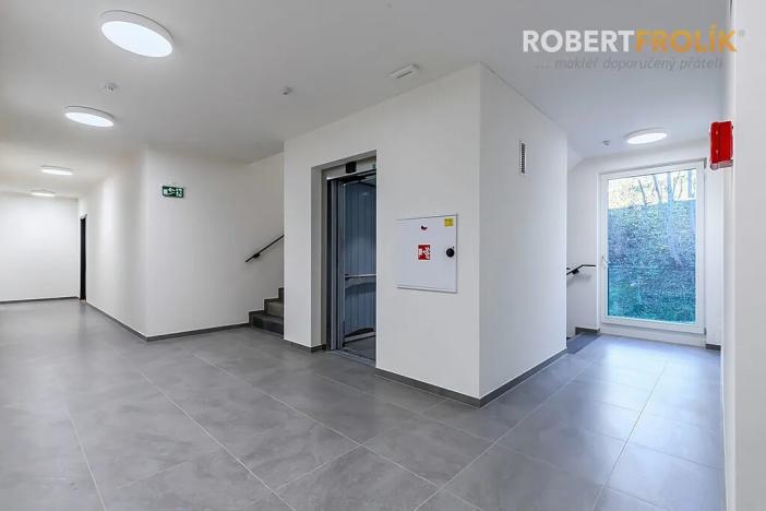 Pronájem bytu 3+kk, Praha - Lysolaje, Lysolajské údolí, 77 m2