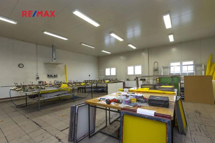 Prodej komerční nemovitosti, Dašice, náměstí T. G. Masaryka, 2490 m2