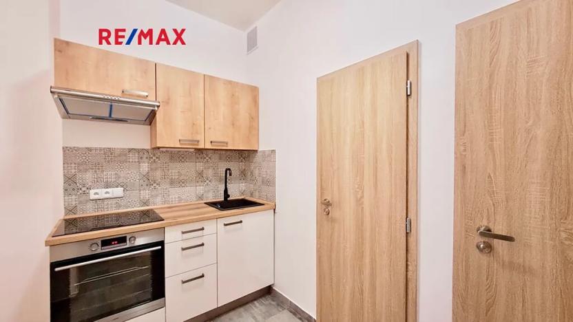 Pronájem bytu 1+1, Praha - Michle, Nad Vršovskou horou, 39 m2