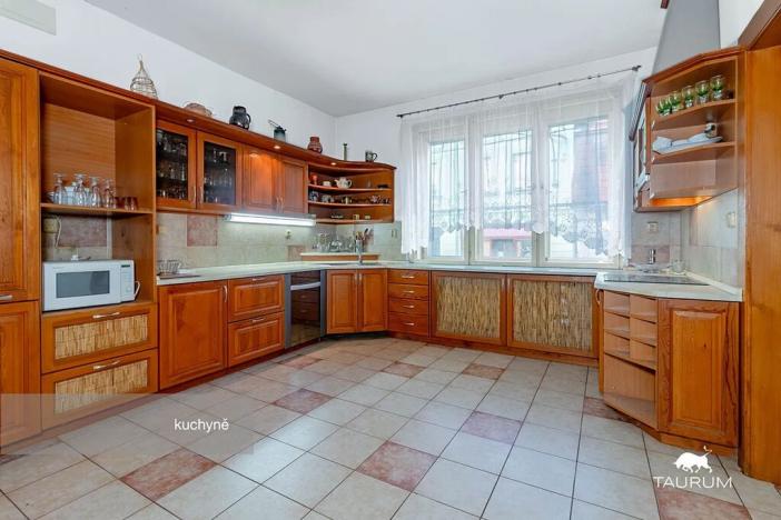 Prodej vícegeneračního domu, Manětín, 329 m2