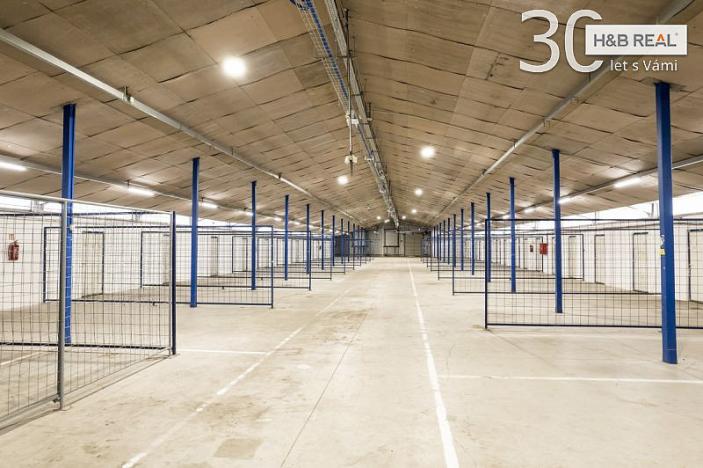 Pronájem skladu, Slušovice, 1200 m2