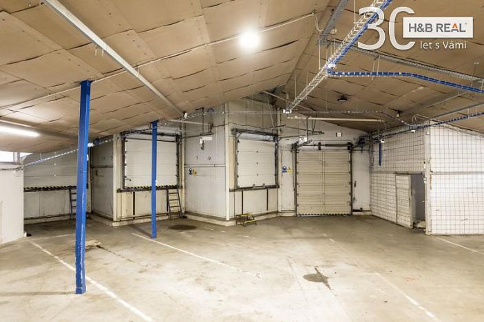Pronájem skladu, Slušovice, 1200 m2
