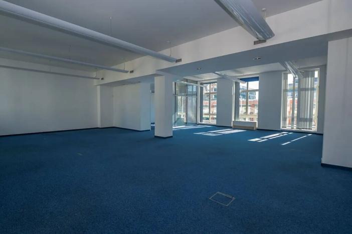 Pronájem kanceláře, Praha - Karlín, Thámova, 860 m2