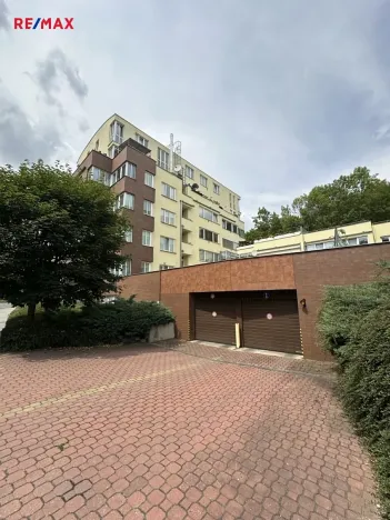 Pronájem garáže, Praha - Košíře, Zahradníčkova, 18 m2